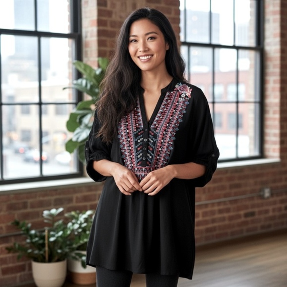 Luna Moon Embroidered Black Tunic Top, front functional buttons, V-neck 🖤🩷🩵💛❤️